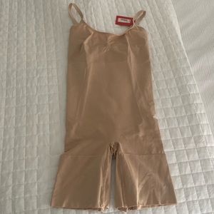 Spanx sculpt mid-thigh bodysuit